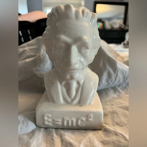 ALBERT EINSTEIN PIGGY BANK - Picture 1 of 3